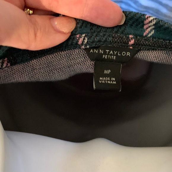 ๐๐ Ann Taylor Plaid Sweater Two layer Blouse - Picture 5 of 5